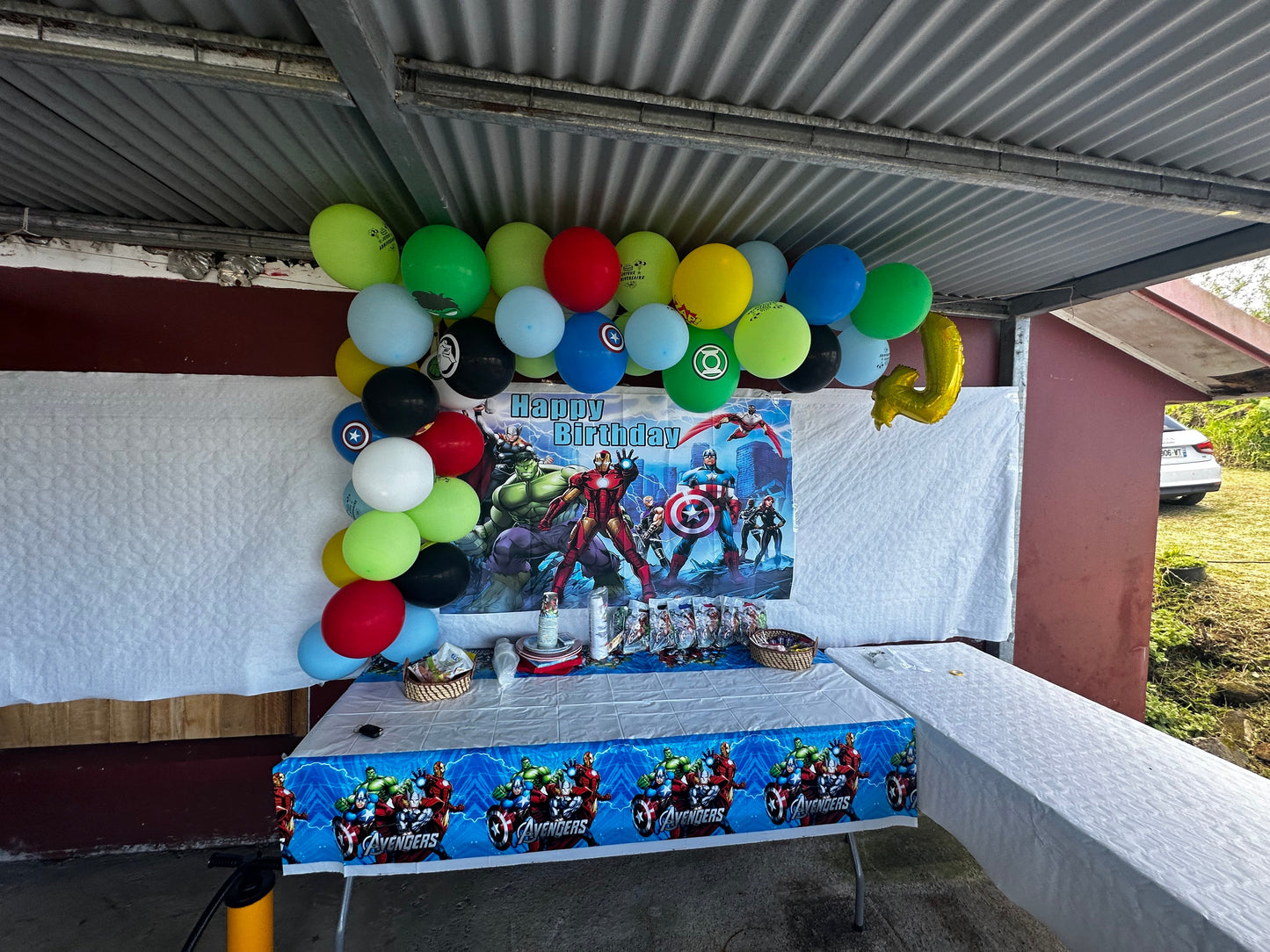 Kit déco à thème - Avengers Run Festif 974